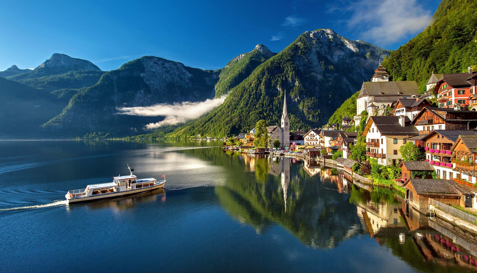 Hallstadt in Austria with lake and mountains