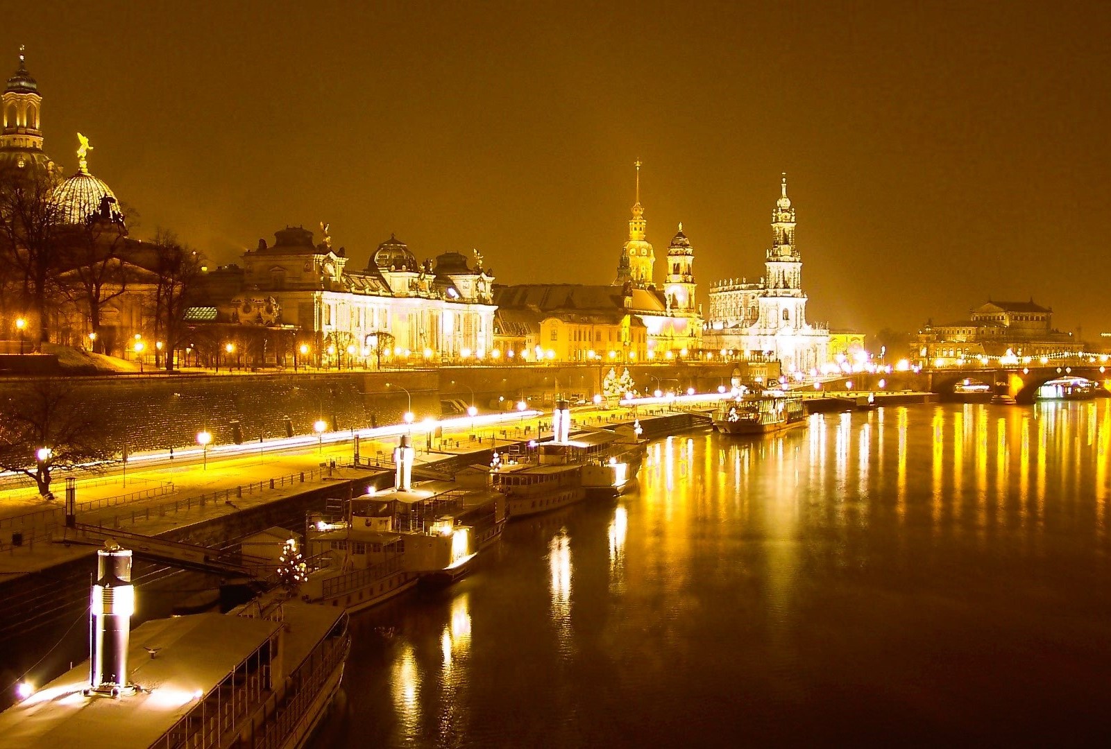 Germany Dresden by night Elbe